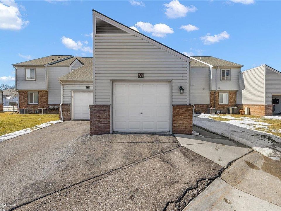 1st image of 729 Gordon Cir