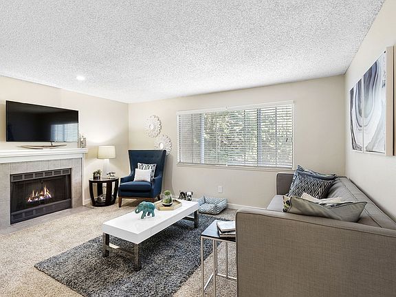 3rd image of 125 SW Campus Dr #16106