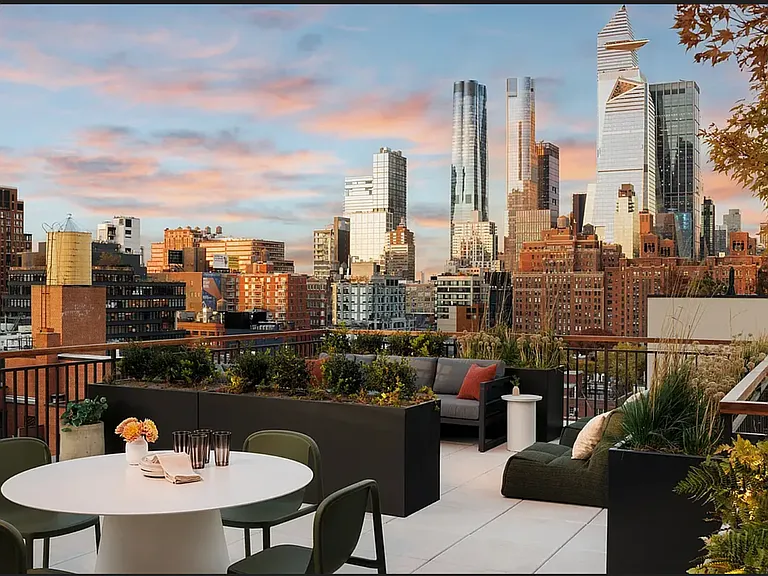 428 W 19th St #3D — Photo 16