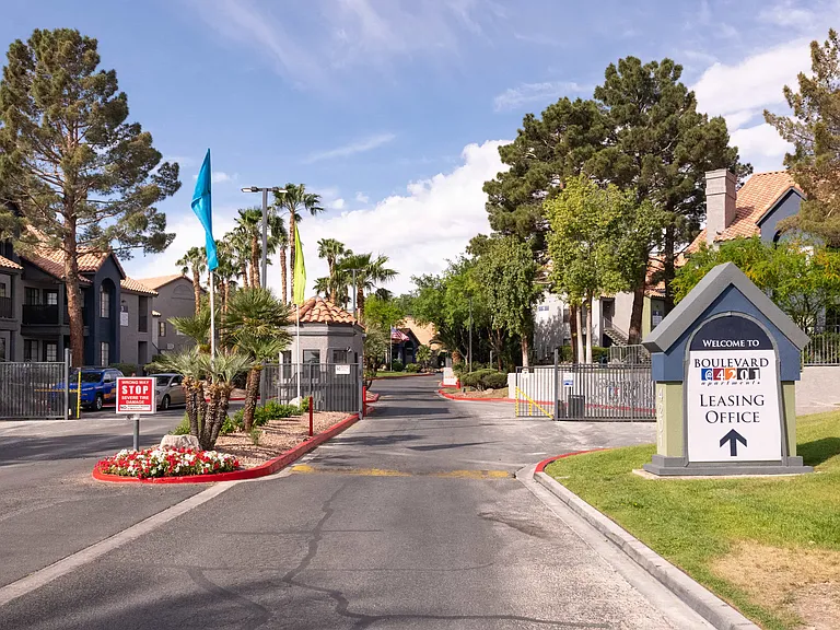 Boulevard at 4201 Apartments — Photo 82