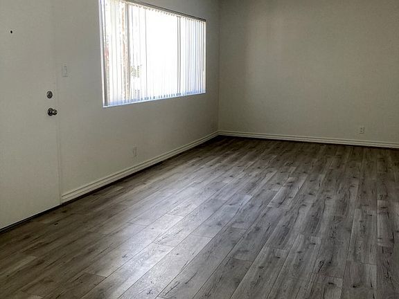 5th image of 1541 Harvard St APT B