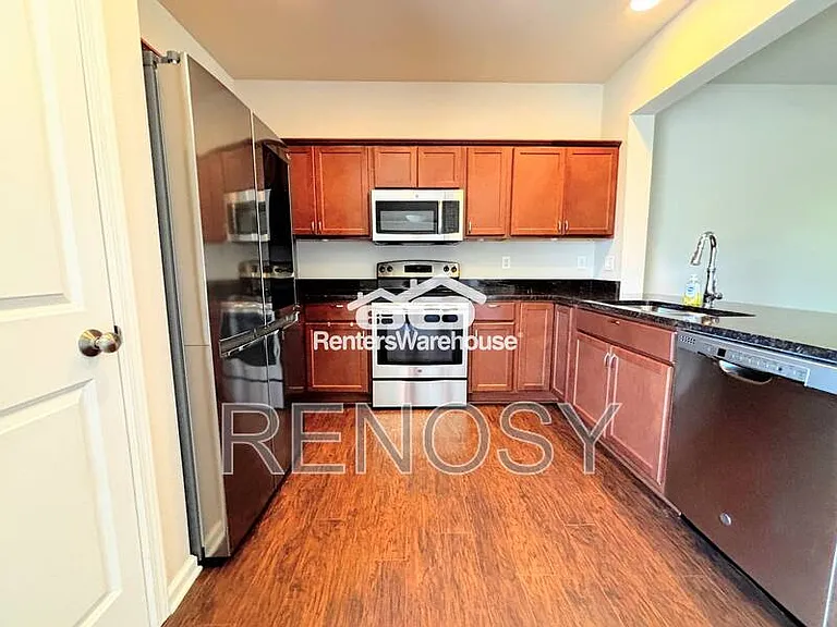 52 SE Booth Ave — Photo 6