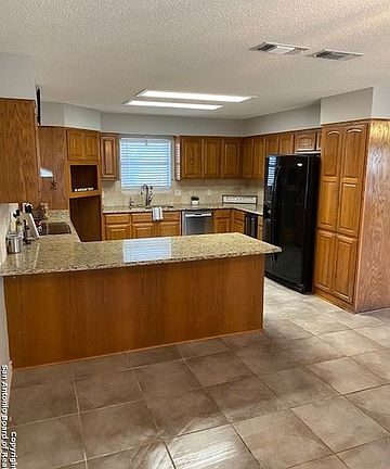 5th image of 374 Big Oak Dr