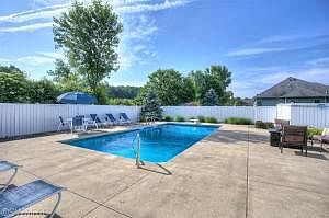 4th image of 7430 Whistlehill Ct SW