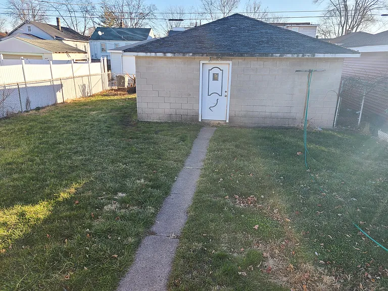 4919 Carey St — Photo 13