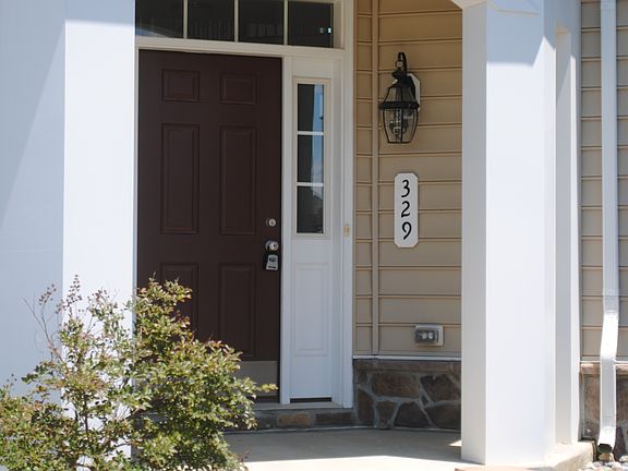 2nd image of 329 Braemar St