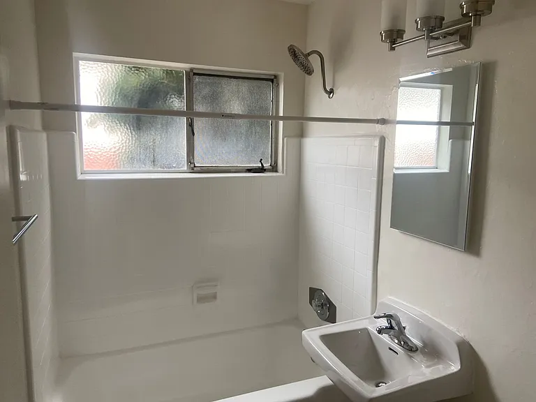 Antone Apartments — Photo 112