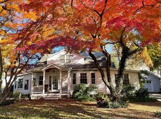 12 Pine Pl, Greenlawn, NY 11740