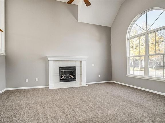 5th image of 5415 Woodside Ave