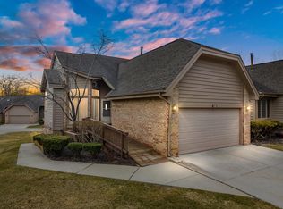 30319 N Meadowridge, Farmington, MI