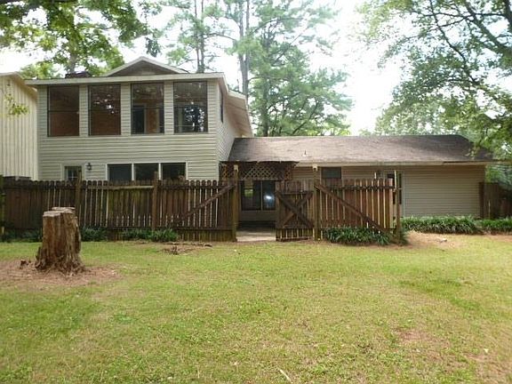 2nd image of 3628 Greenbriar Dr NW