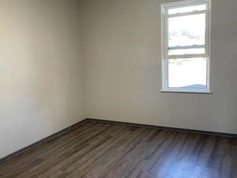 1216 Vance Ave — Photo 10