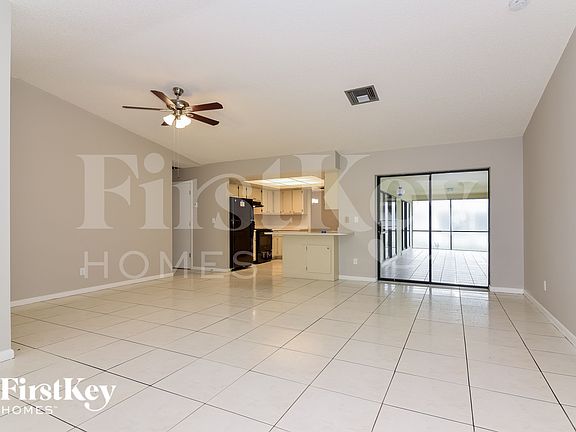 3rd image of 620 SE 29th St