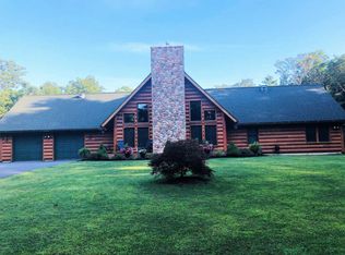 170 Park Rd, Dingmans Ferry, PA 18328