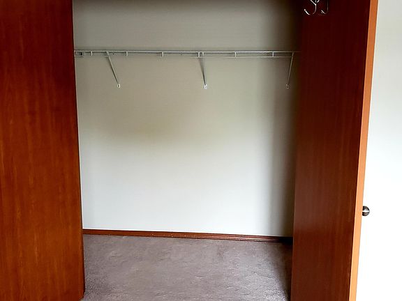 4th image of 303 W Woodworth St #303