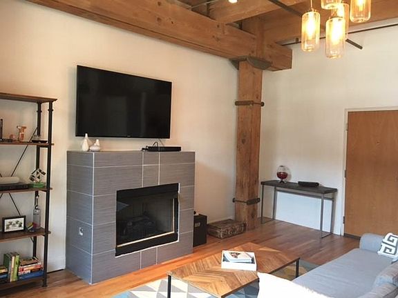 5th image of 625 W Jackson Blvd APT 405