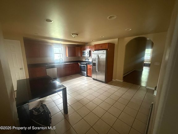 4th image of 1409 Sanderson Ave Floor 1