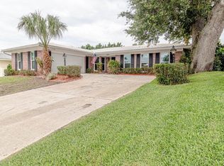 14325 Yacht Club Blvd, Seminole, FL 33776