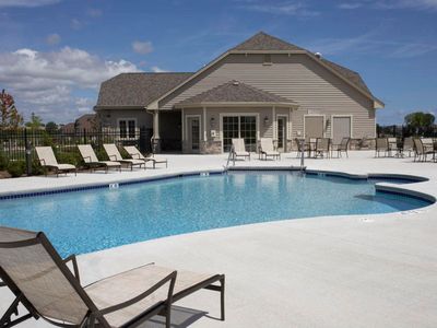 1616 New Port Vista Dr, Grafton, WI, 53024