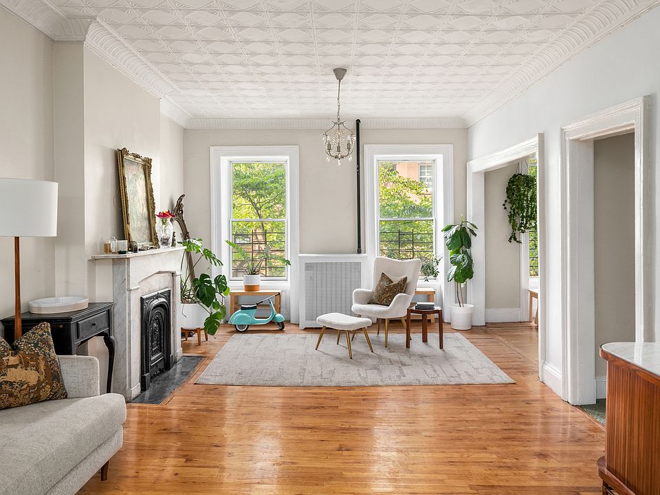 1st image of 390 Pacific St #2