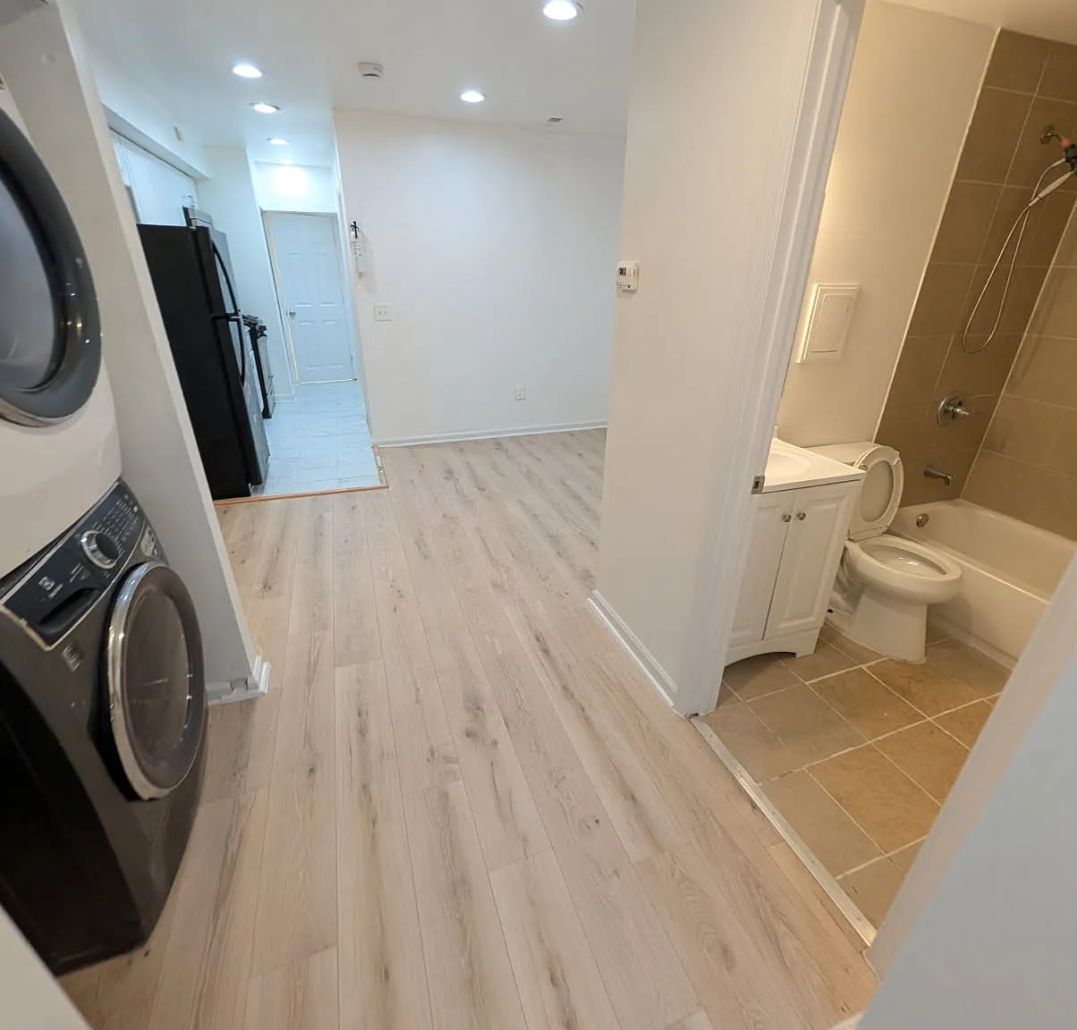 2 bed, 700 sqft, $2,500 — Photo 2