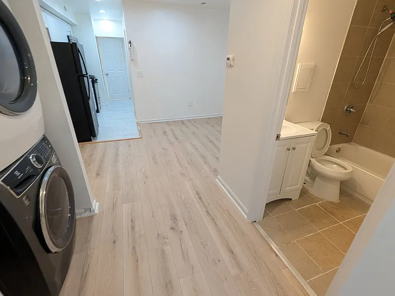 1925 D St NE #2 — Photo 2