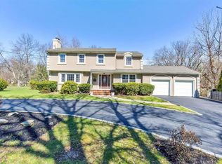 207 Stonehurst Blvd, Freehold, NJ 07728