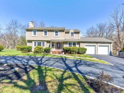 207 Stonehurst Blvd, Freehold, NJ, 07728