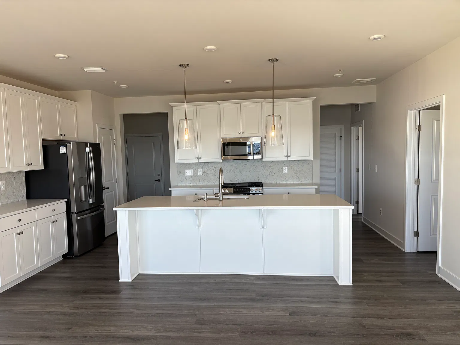 2 bed, 1554 sqft, $3,400 — Photo 2