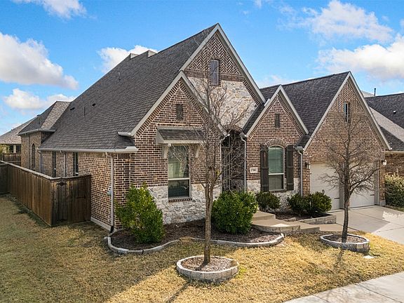 2nd image of 1700 Lithgow Rd