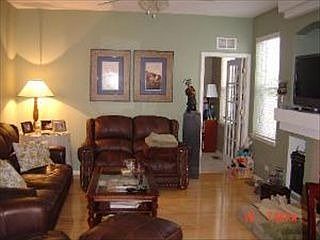 3rd image of 2885 Hillsboro Blvd