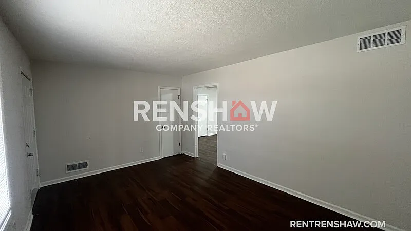 3 bed, 2.0 bath, 2002 sqft, $1,300 — Photo 3