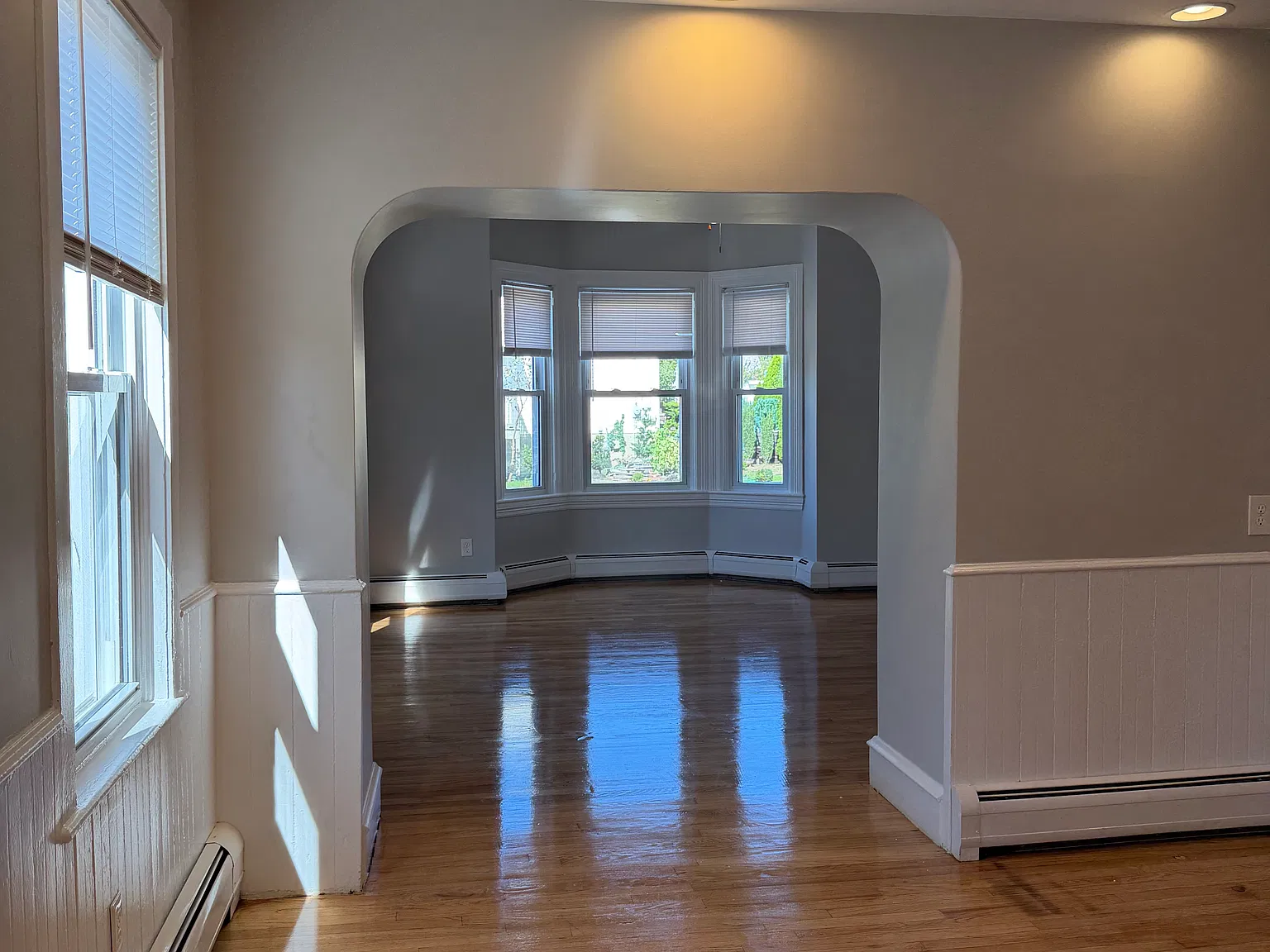 2 bed, 1000 sqft, $2,000 — Photo 2