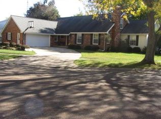 196 Bellewood Dr, Flushing, MI 48433