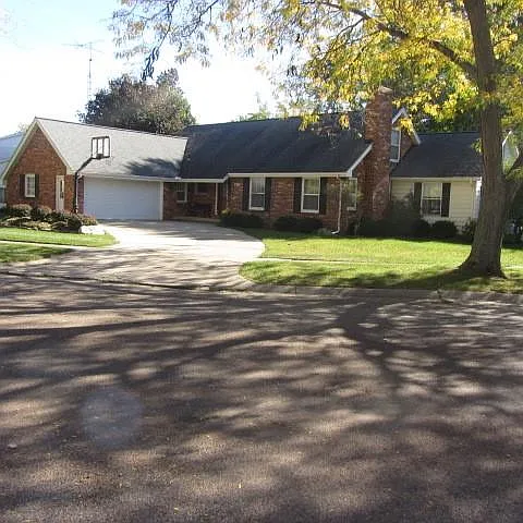 196 Bellewood Dr photo 1