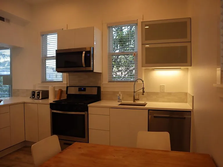 1601 Milvia St — Photo 12