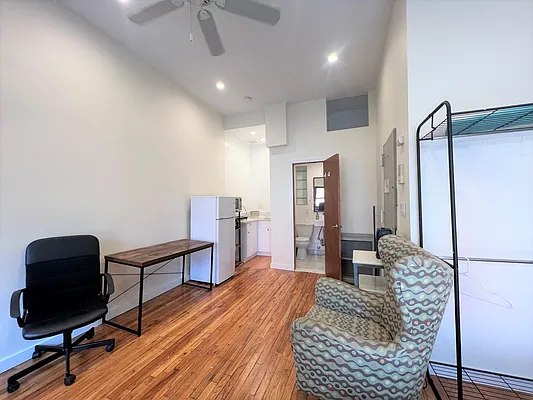 Rented by Oxford Property Group | media 11