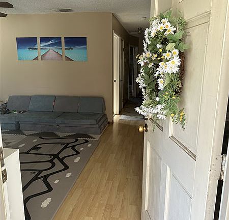 2nd image of 2851 Seine Ave