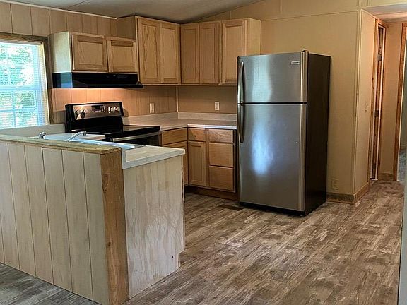 2nd image of 1375 Valley Way