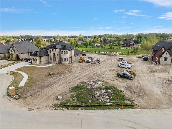 4th image of 6842 Roseberry Dr
