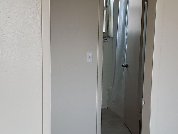4th image of 3251 W 105th St APT 4