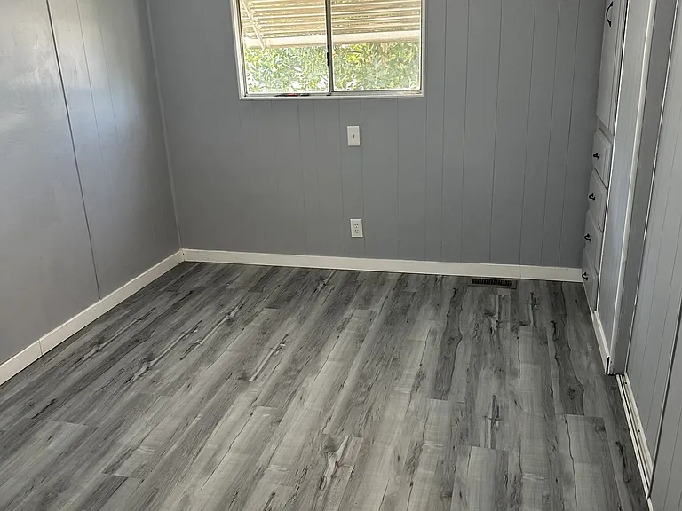 3045 Holiday Ln — Photo 13