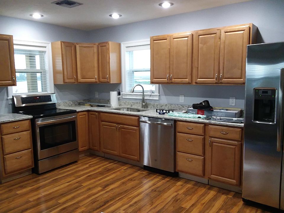 2nd image of 991 River Rd