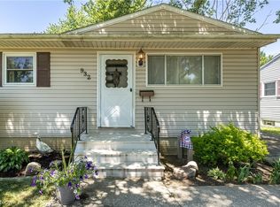 932 Salem Ave, Elyria, OH 44035
