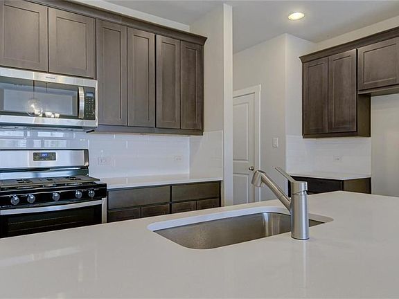 5th image of 408 Winding Hollow Dr