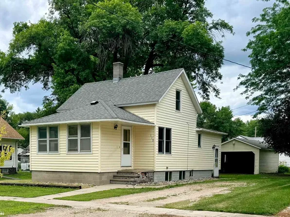 113 3rd Ave NW, Titonka, IA 50480