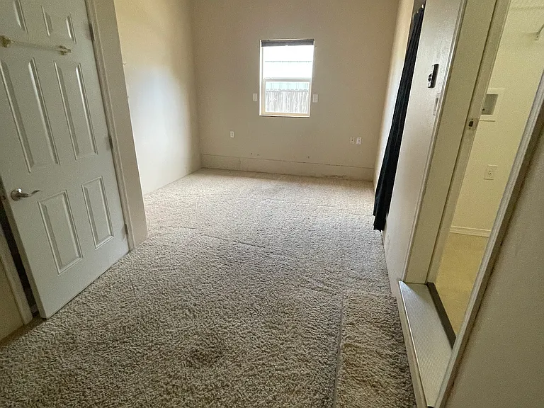 596 Cameron St NE — Photo 13