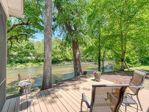 5th image of 198 Riverbend Dr