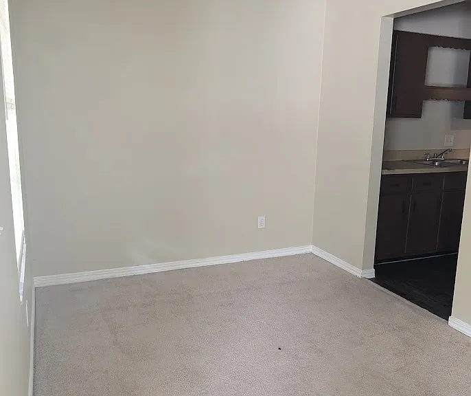 468 Lombard St #C — Photo 6