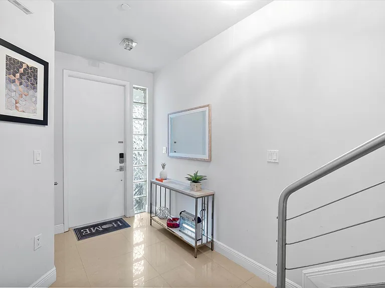 832 NE 19th Ave #832 — Photo 18